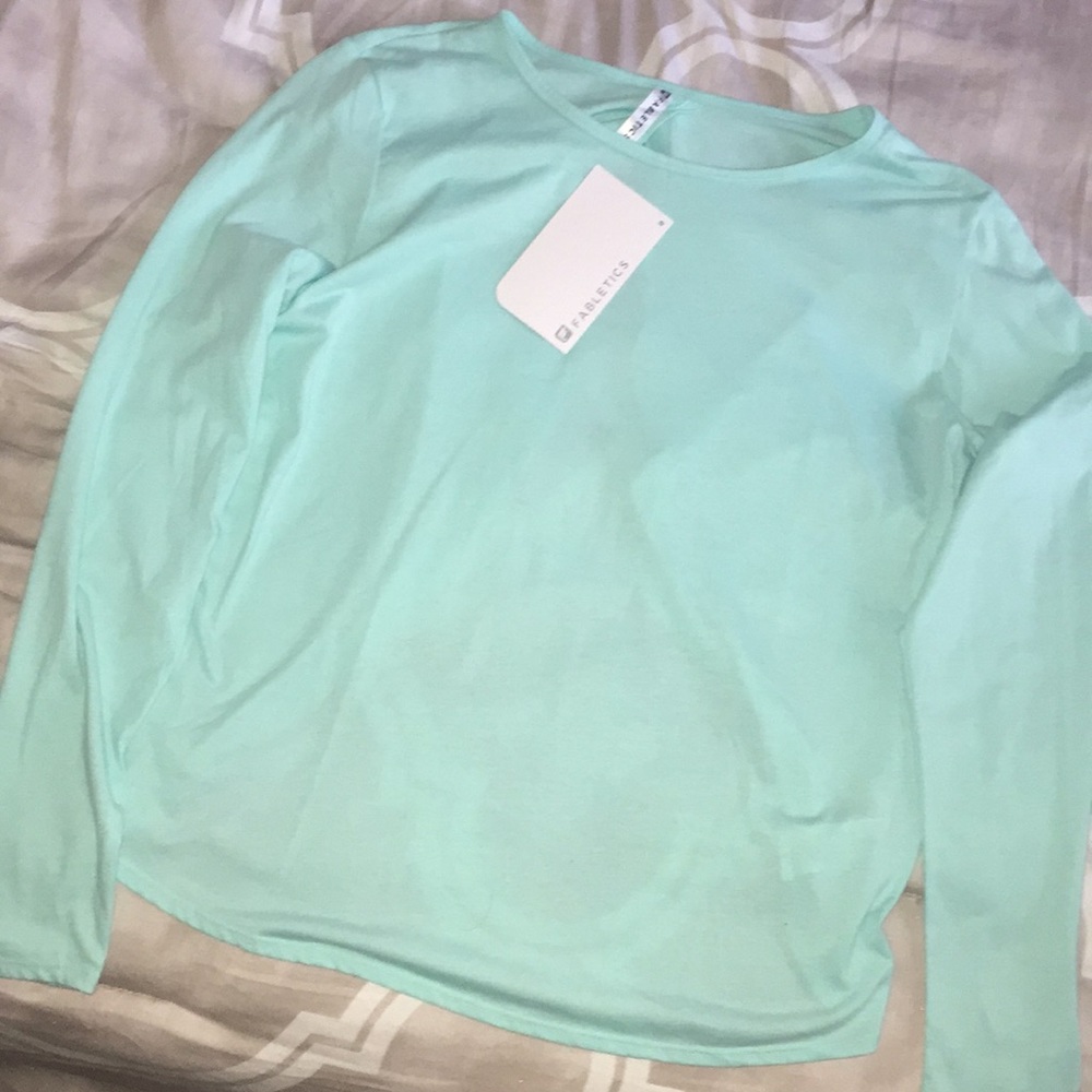Fabletics Millie Split shirt - Picture 1 of 2